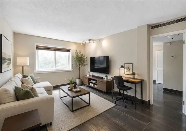 2nd image of 2285 Peachtree Rd Ne #703, Atlanta, GA 30309 | MLS# 7767409