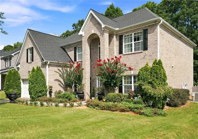 Photo 3 of Single family home for sale at 165 Babbling Brook Dr, Mcdonough, GA 30252 | MLS# 7827993 | Listing updated on 2026-09-10