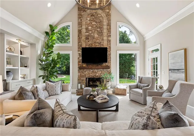 2nd image of 725 Pine Leaf Ct, Johns Creek, GA 30022 | MLS# 7770711