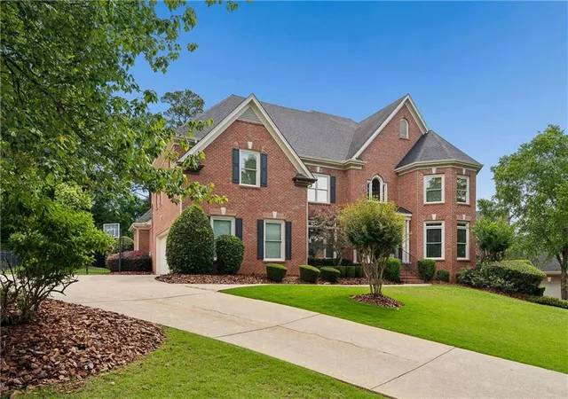 3rd image of 725 Pine Leaf Ct, Johns Creek, GA 30022 | MLS# 7770711