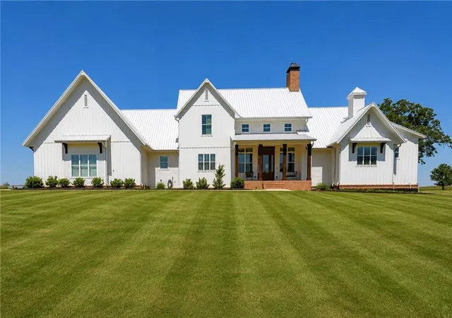 Photo 1 of Single family home for sale at 3200 Shady Grove Rd, Carrollton, GA 30116 | MLS# 7829065 | Listing updated on 2026-09-14