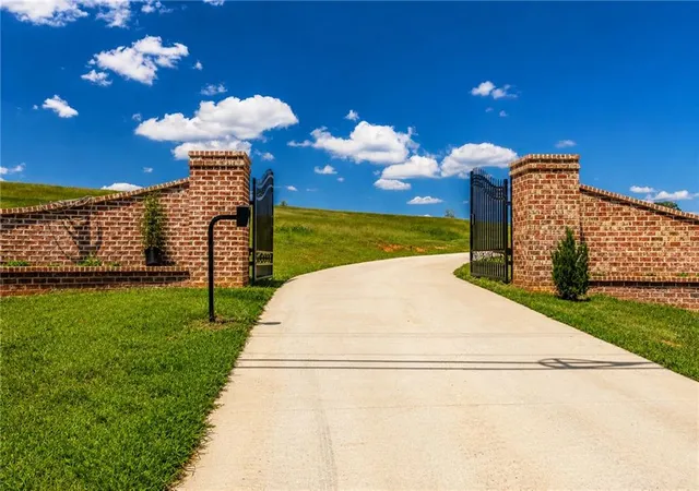 Photo 2 of Single family home for sale at 3200 Shady Grove Rd, Carrollton, GA 30116 | MLS# 7829065 | Listing updated on 2026-09-14