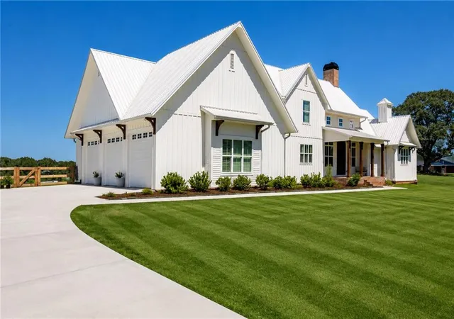 Photo 3 of Single family home for sale at 3200 Shady Grove Rd, Carrollton, GA 30116 | MLS# 7829065 | Listing updated on 2026-09-14