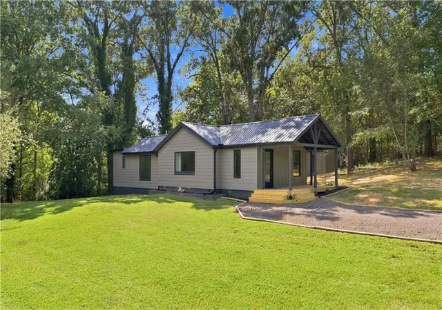Single family home for sale at 13 W Center Rd Se, Rome, GA 30161 | MLS# 7826633
