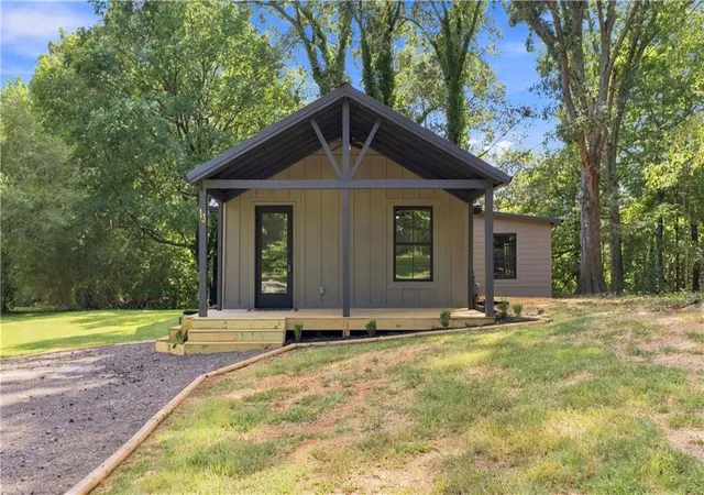 Photo 3 of Single family home for sale at 13 W Center Rd Se, Rome, GA 30161 | MLS# 7826633 | Listing updated on 2026-09-15