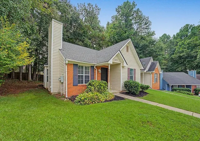Photo 2 of Sale Pending at 1273 Scripps Ct Sw, Marietta, GA 30008 | MLS# 7828678 | Listing updated on 2026-09-08