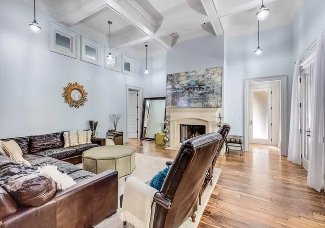 Photo 3 of Sale Pending at 1060 Canter Rd Ne, Atlanta, GA 30324 | MLS# 7734967 | Listing updated on 2026-09-27