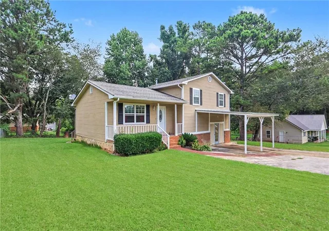 Photo 2 of Single family home for sale at 680 Horsley Ml Rd, Carrollton, GA 30116 | MLS# 7818490 | Listing updated on 2026-08-12