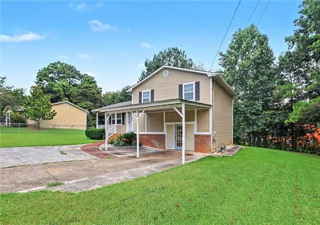 Photo 2 of Single family home for sale at 680 Horsley Ml Rd, Carrollton, GA 30116 | MLS# 7818490 | Listing updated on 2026-08-12