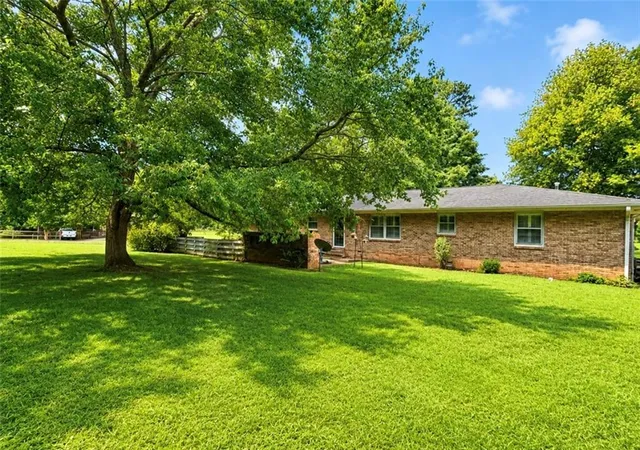 Photo 2 of Sale Pending at 225 Pineridge Rd, Bogart, GA 30622 | MLS# 7803838 | Listing updated on 2026-09-13