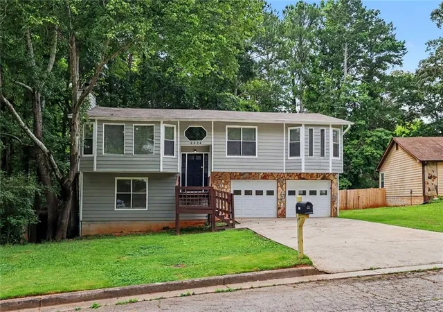 2nd image of 2224 Hightrail Ct, Lithonia, GA 30058 | MLS# 7803181