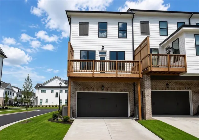Photo 3 of Townhouse for sale at 5434 Howington Ct #189, Buford, GA 30518 | MLS# 7822229 | Listing updated on 2026-09-20