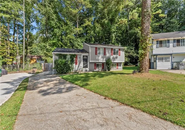 Homes for sale in Stone Mountain, GA | 2036 Countydown Ln, Stone Mountain, GA 30088 | MLS# 7567609
