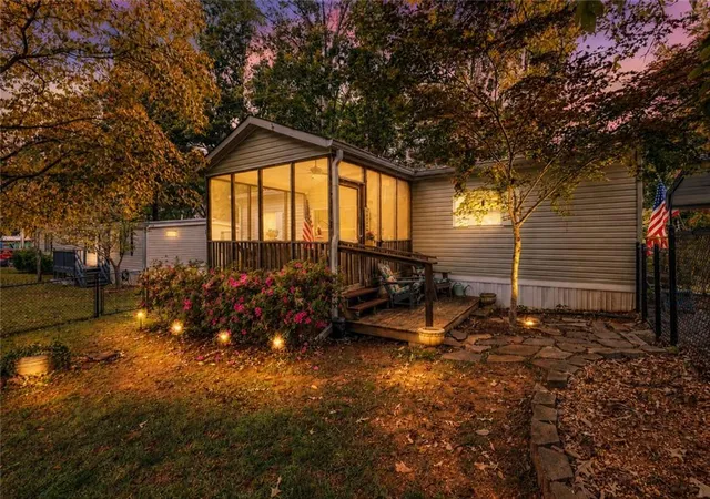 Photo 2 of Sale Pending at 5535 Mount Shores Cir, Gainesville, GA 30506 | MLS# 7828442 | Listing updated on 2026-10-09