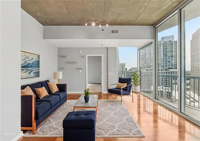 3rd image of 3324 Peachtree Rd Ne, Atlanta, GA 30326