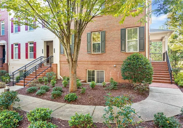 Townhouse for sale at 881 Perennial Dr, Sandy Springs, GA 30328 | MLS# 7861300