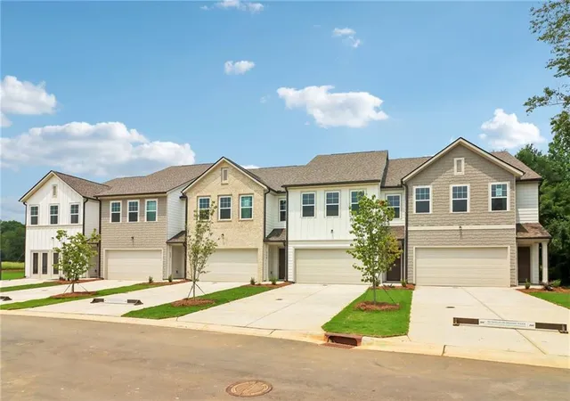 3rd image of 320 Dearborn Dr, Cartersville, GA 30120 | MLS# 7801419
