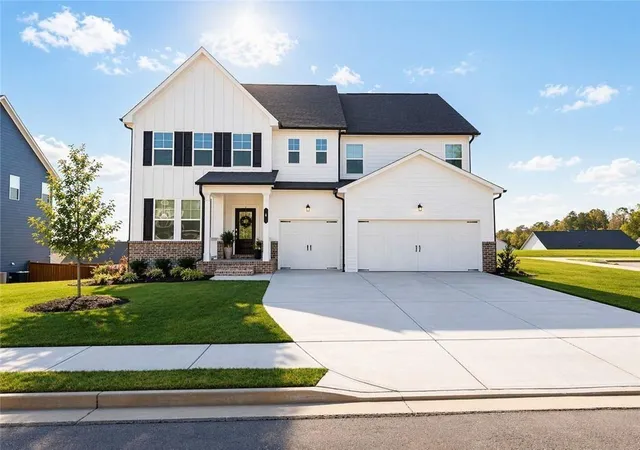 Photo 1 of Single family home for sale at 8 Andalusa, Dallas, GA 30132 | MLS# 7750832 | Listing updated on 2026-05-27