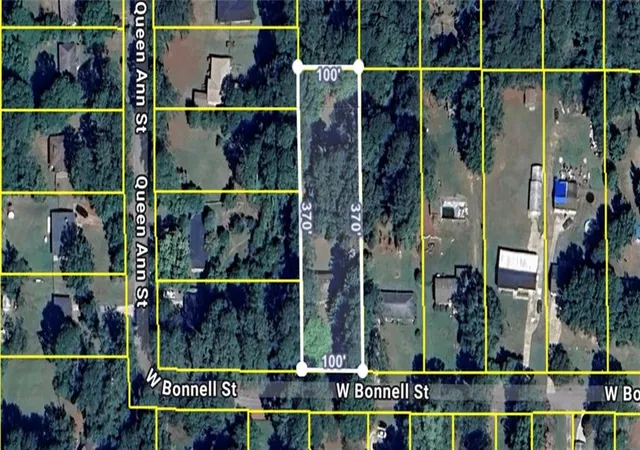Photo 3 of Sale Pending at 318 W Bonnell St, Oxford, GA 30054 | MLS# 7686010 | Listing updated on 2026-05-07