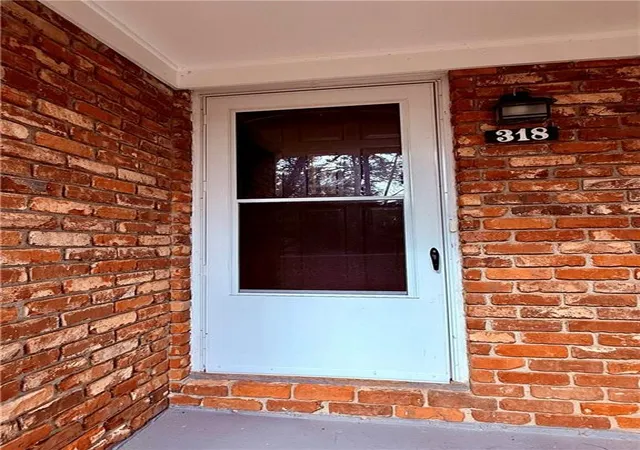 Photo 4 of Sale Pending at 318 W Bonnell St, Oxford, GA 30054 | MLS# 7686010 | Listing updated on 2026-05-07