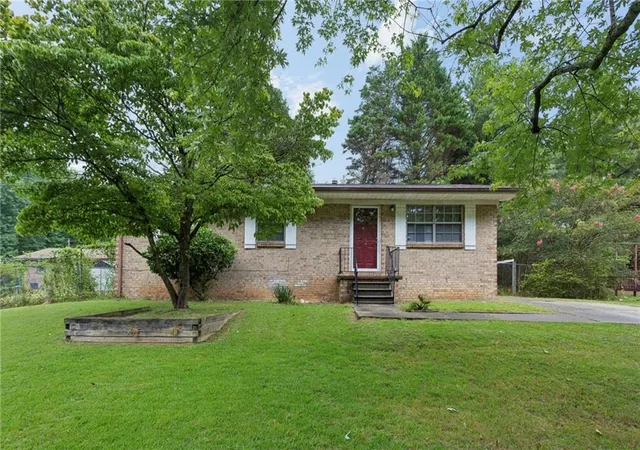 Photo 2 of Single family home for sale at 4085 Alex Dr SW, Atlanta, GA 30331 | MLS# 7817314 | Listing updated on 2026-08-07