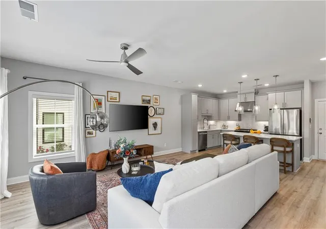3rd image of 2414 Lakeshore Ln Se, Atlanta, GA 30316 | MLS# 7757957
