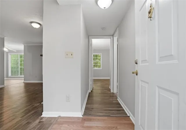 3rd image of 704 Glenleaf Dr, Peachtree Corners, GA 30092 | MLS# 7768734