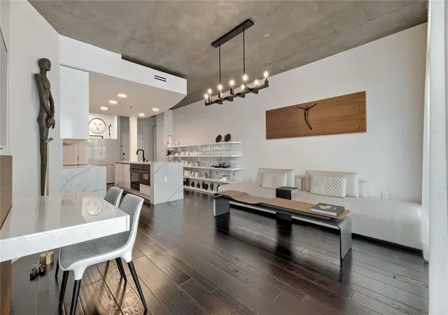 Photo 2 of Condo for sale at 923 Peachtree St NE #822, Atlanta, GA 30309 | MLS# 7791512 | Listing updated on 2026-08-04