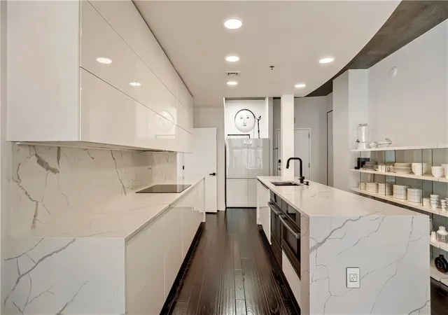 Photo 4 of Condo for sale at 923 Peachtree St NE #822, Atlanta, GA 30309 | MLS# 7791512 | Listing updated on 2026-08-04