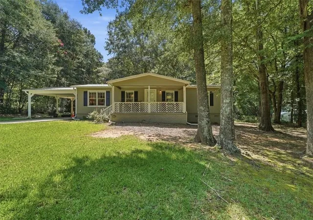 1st image of 215 Hoke St, Maysville, GA 30558 | MLS# 7823628