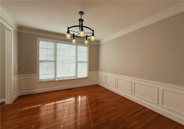 Photo 4 of Single family home for sale at 425 Arbor Crk Overlook, Roswell, GA 30076 | MLS# 7822278 | Listing updated on 2026-08-16