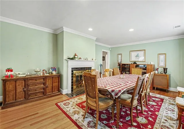 Photo 4 of Sale Pending at 2088 E Roxboro Rd NE, Atlanta, GA 30324 | MLS# 7770790 | Listing updated on 2026-09-10