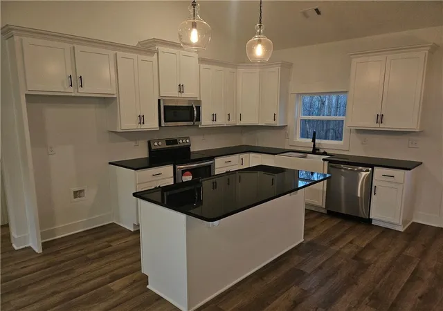 Homes for sale in Carrollton, GA | 2209 Shady Grove Rd, Carrollton, GA 30116 | MLS# 7790538