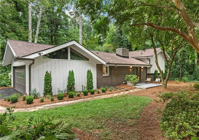 2nd image of 5363 Rosser Rd, Stone Mountain, GA 30087 | MLS# 7813749