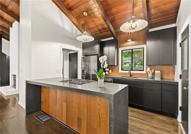 3rd image of 5363 Rosser Rd, Stone Mountain, GA 30087 | MLS# 7813749