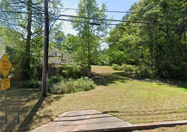3rd image of 3622 Waldrop Rd, Decatur, GA 30034 | MLS# 7747432