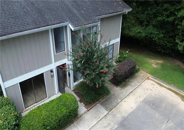 Photo 1 of Townhouse for sale at 670 Powers Fry N Se, Marietta, GA 30067 | MLS# 7818331 | Listing updated on 2026-09-01