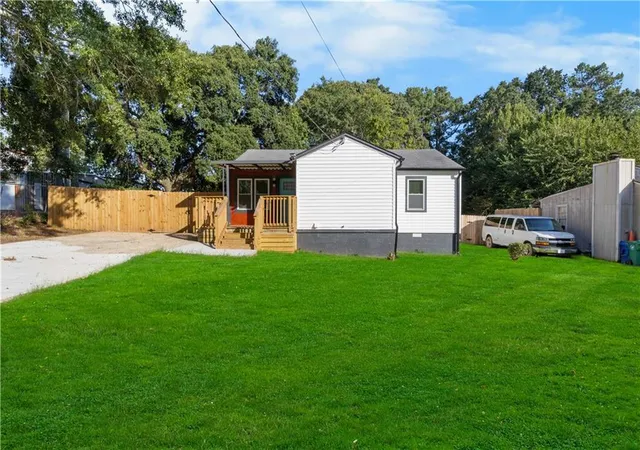Photo 1 of Single family home for sale at 4253 Hanes Dr, Decatur, GA 30035 | MLS# 7828833 | Listing updated on 2026-08-29