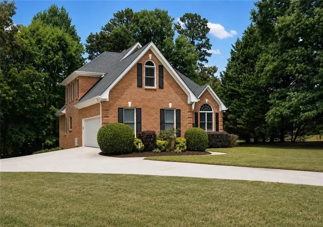 Photo 2 of Sale Pending at 2319 Lochinver Ln, Conyers, GA 30094 | MLS# 7815159 | Listing updated on 2026-08-26