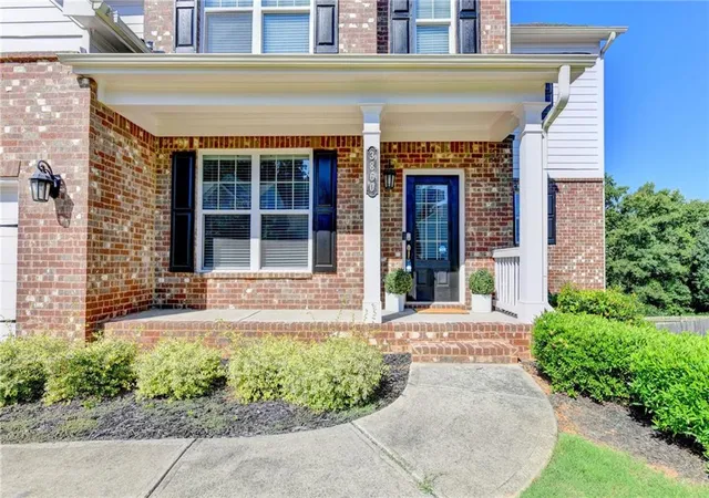 Photo 2 of Single family home for sale at 3860 Grandview Manor Dr, Cumming, GA 30028 | MLS# 7826765 | Listing updated on 2026-09-17