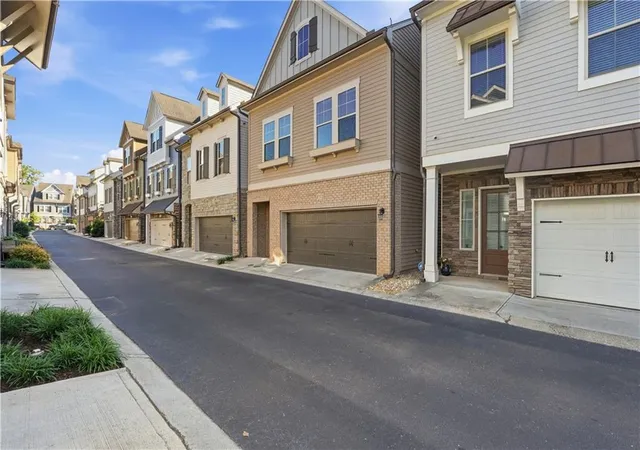 2nd image of 1025 Moorewood Ln Se, Smyrna, GA 30080 | MLS# 7772093