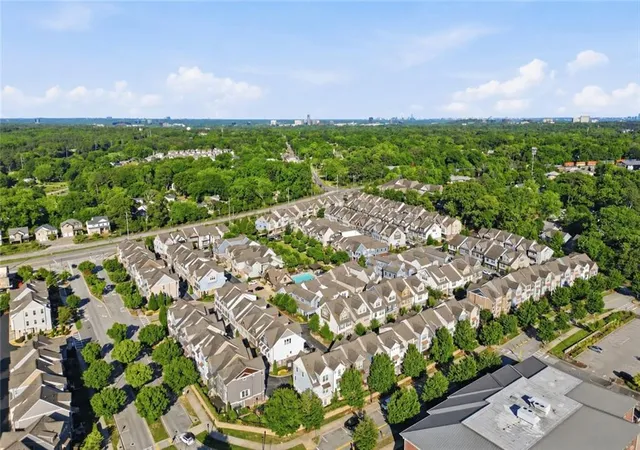 3rd image of 1025 Moorewood Ln Se, Smyrna, GA 30080 | MLS# 7772093