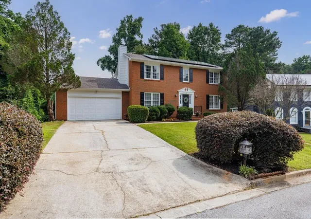 3rd image of 861 Lagoon Ct, Stone Mountain, GA 30083 | MLS# 7801171