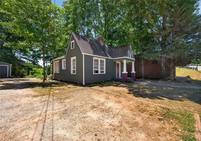 2nd image of 298 S Cherokee Rd, Social Circle, GA 30025 | MLS# 7789293