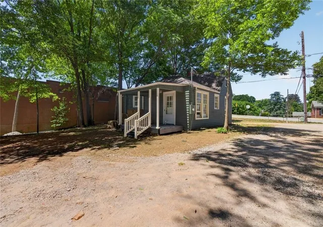 5th image of 298 S Cherokee Rd, Social Circle, GA 30025 | MLS# 7789293