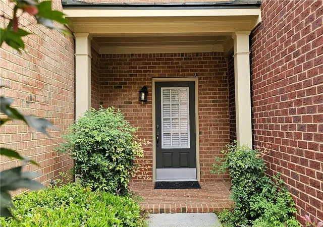 Photo 2 of Sale Pending at 11143 Blackbird Ln, Alpharetta, GA 30022 | MLS# 7815083 | Listing updated on 2026-08-15