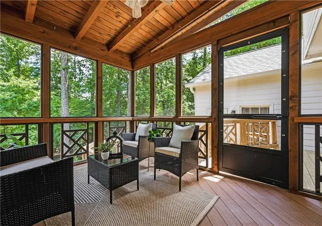 3rd image of 800 Woodmont Dr, Marietta, GA 30062 | MLS# 7768809