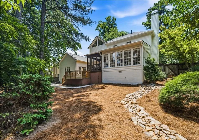 5th image of 800 Woodmont Dr, Marietta, GA 30062 | MLS# 7768809