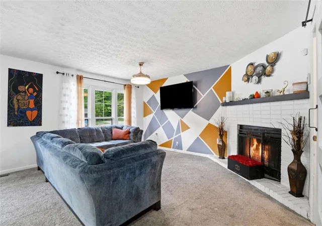 2nd image of 405 King Arthur Ct, Jonesboro, GA 30236 | MLS# 7799768