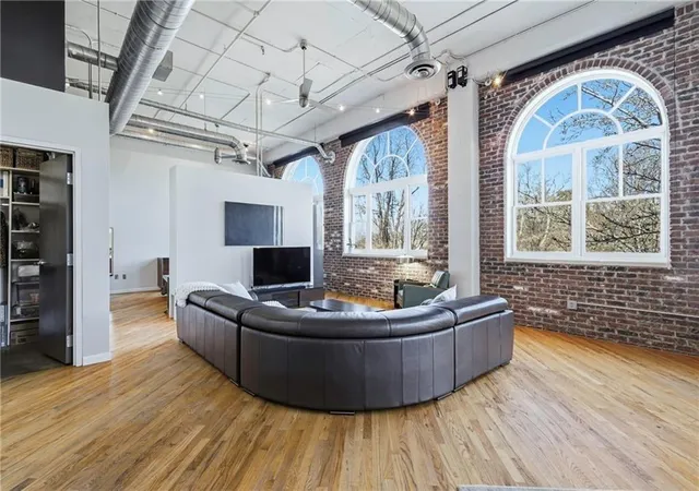 Photo 3 of Condo for sale at 3235 Roswell Rd Ne #705, Atlanta, GA 30305 | MLS# 7820835 | Listing updated on 2026-09-09